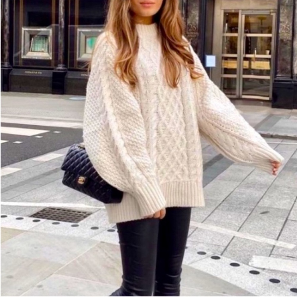 Vintage Ivory Chunky Cable Knit Pure British Wool Irish Fisherman Sweater S / M
